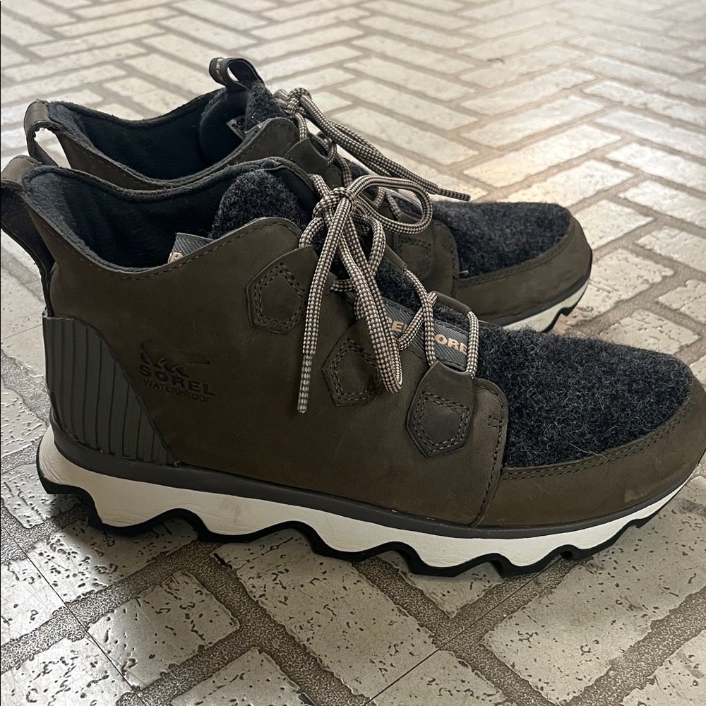 Sorel Kinetic Caribou Boots